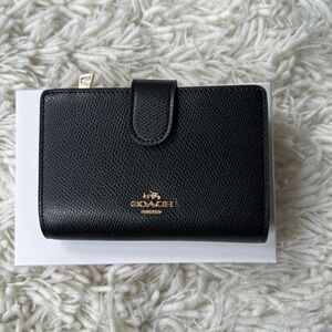 Coach Medium Corner Wallet